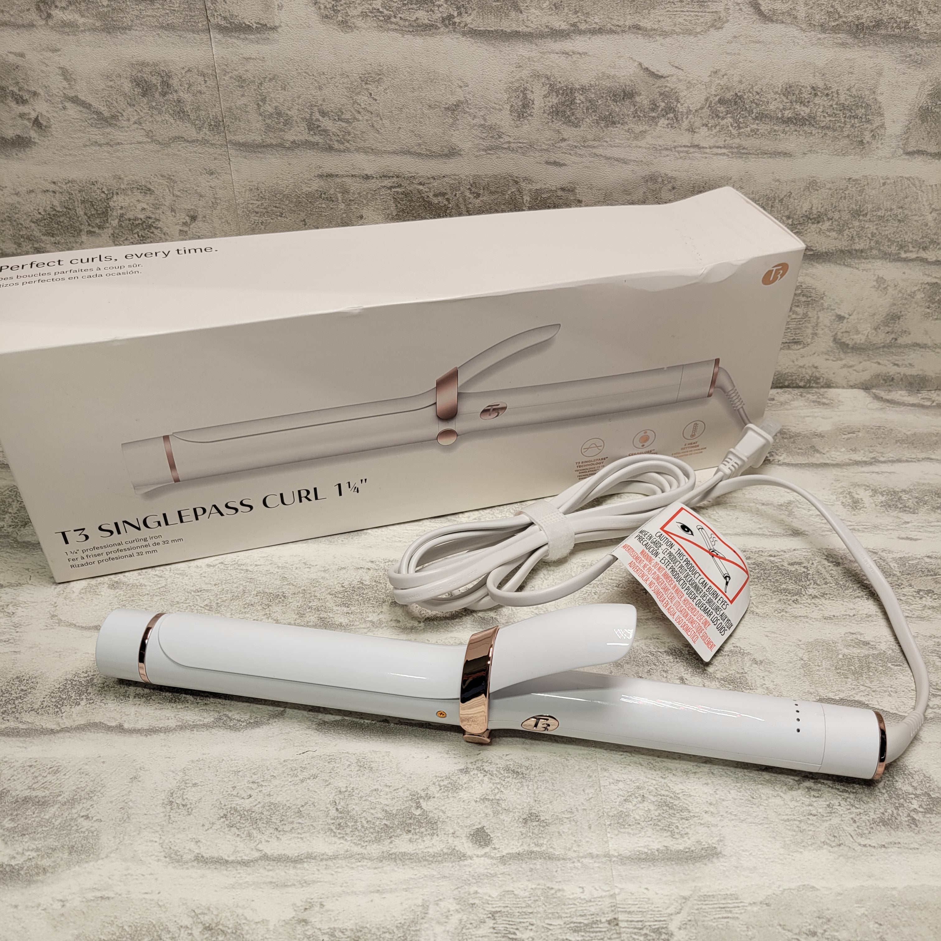 T3 - SinglePass Curling Iron Ceramic, 1 1/4" (7688129741038)
